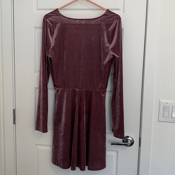 Express Velvet Long Sleeve Dress - Picture 4 of 5